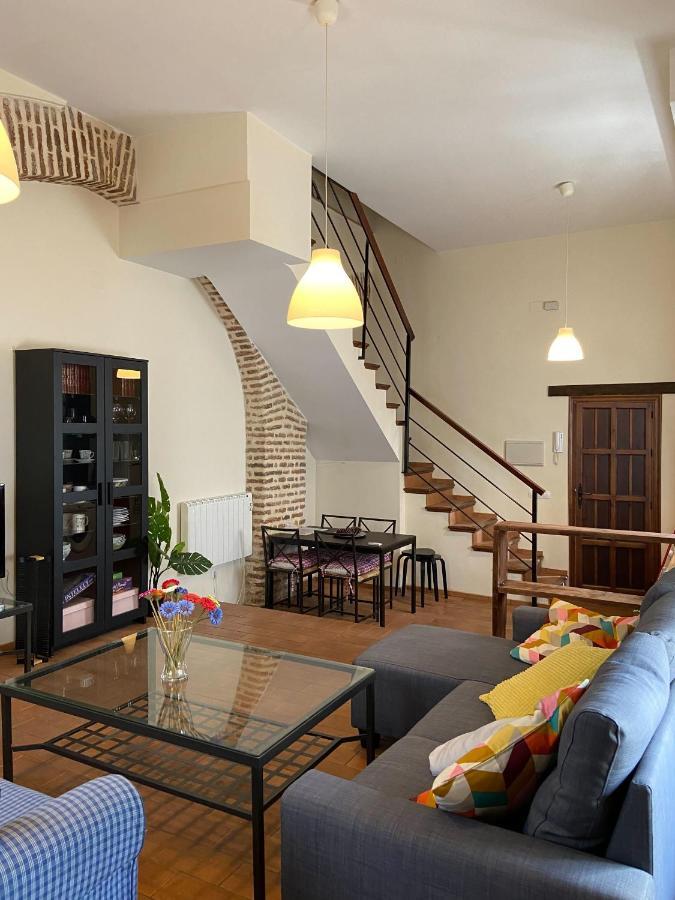 Duplex Con Piscina En Centro Cazalla *